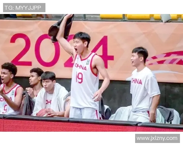 中国男篮迎战卡塔尔队全力争胜展现实力与团队合作精神