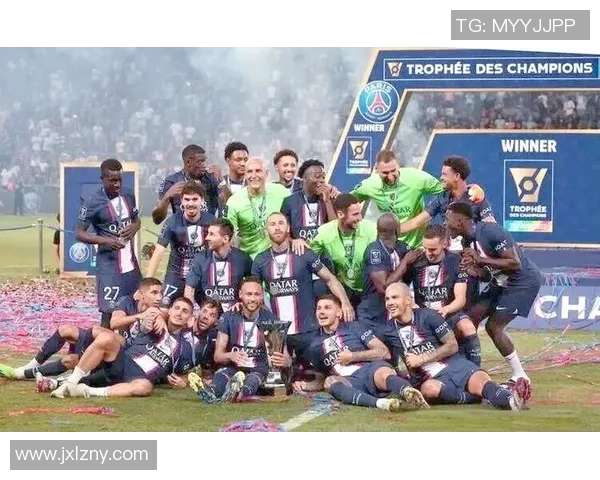 巴黎圣曼与斯特拉斯的激烈对决揭示法甲新赛季的竞争格局与球队实力分析